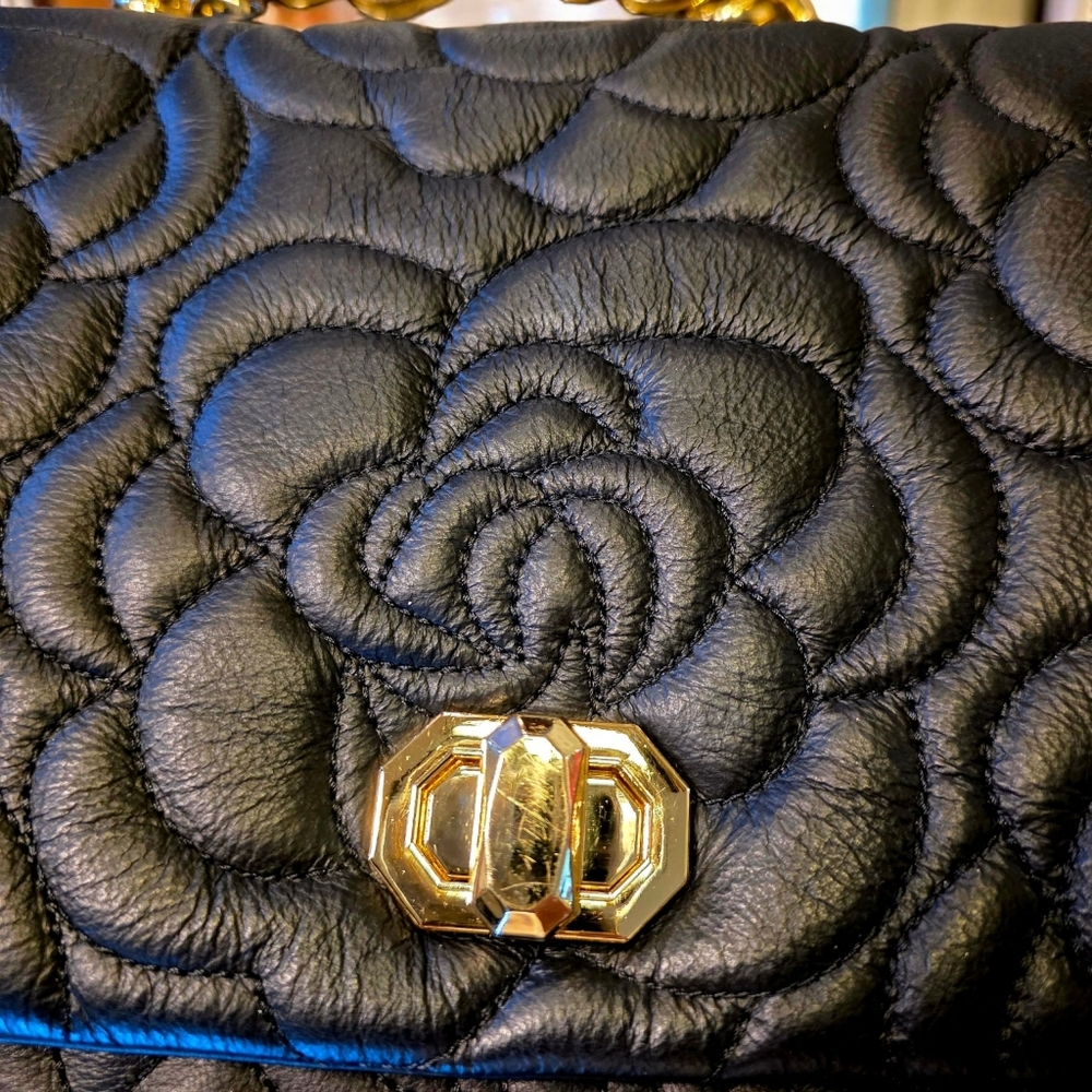 SALE!! Anna Paola Genuine Leather Black Rose Handbag - Picture 4 of 10